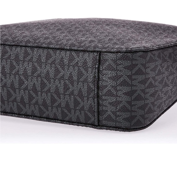 Michael Kors Bag - Picture 5 of 10